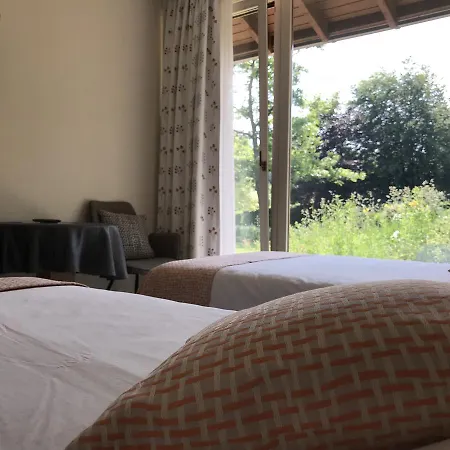 La Romance Du Lac Bed & Breakfast